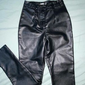 MISSGUIDED FAUX LEATHER PANTS